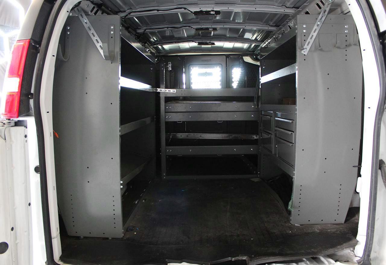 2023 GMC Savana G2500 - Фото 6