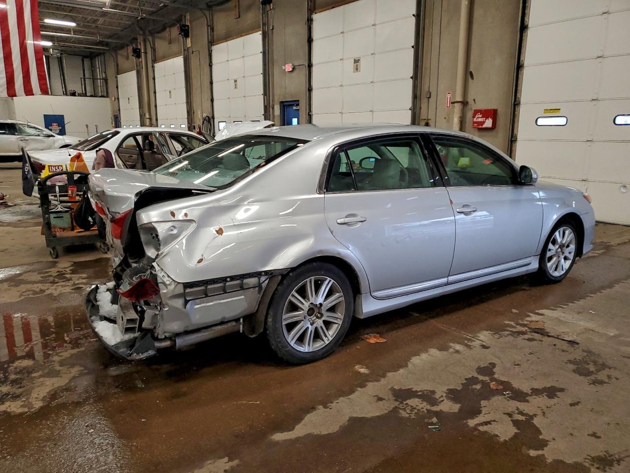 2012 Toyota Avalon Base - Image 3