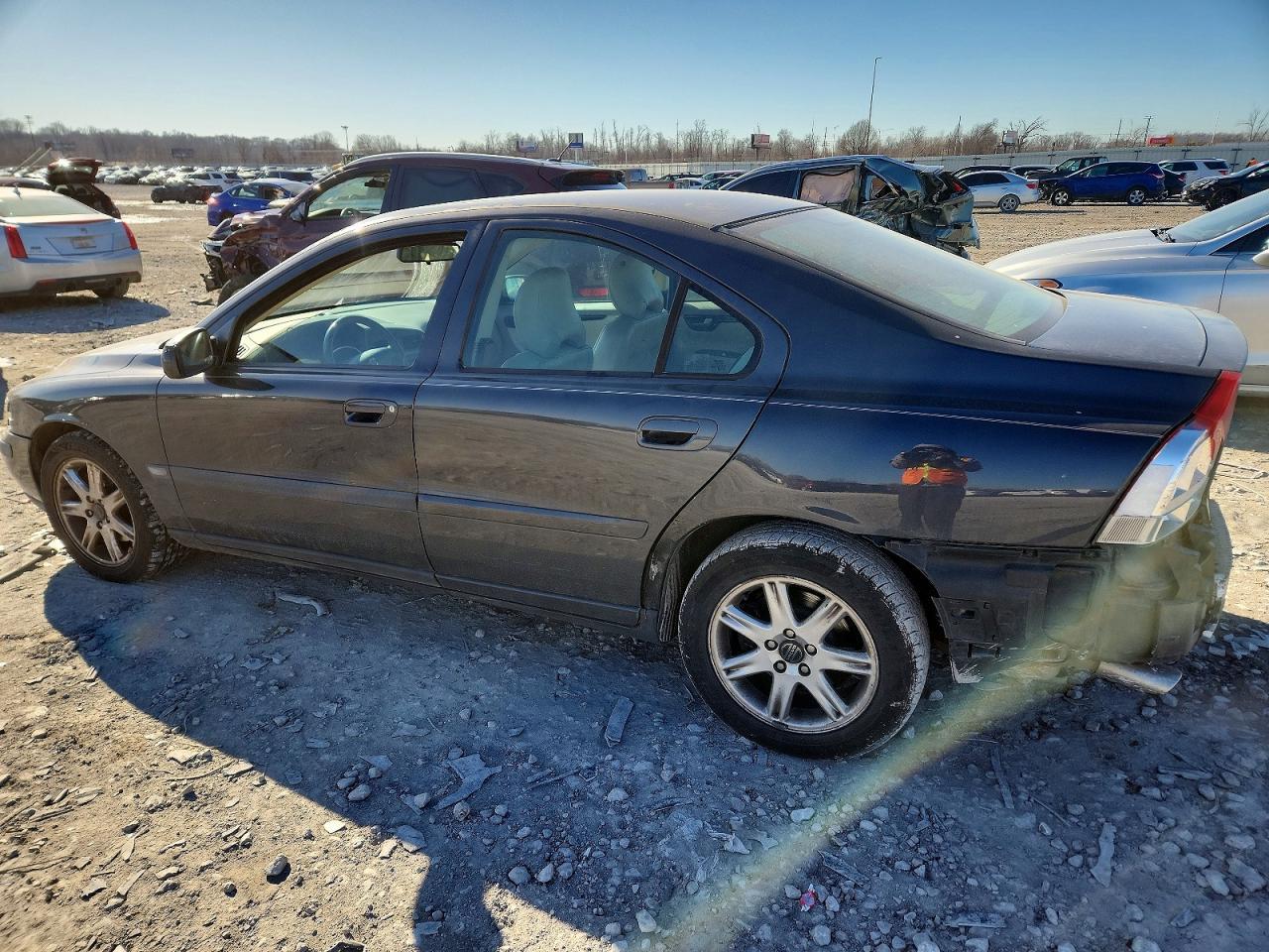 2002 Volvo S60 2.4T - Фото 2