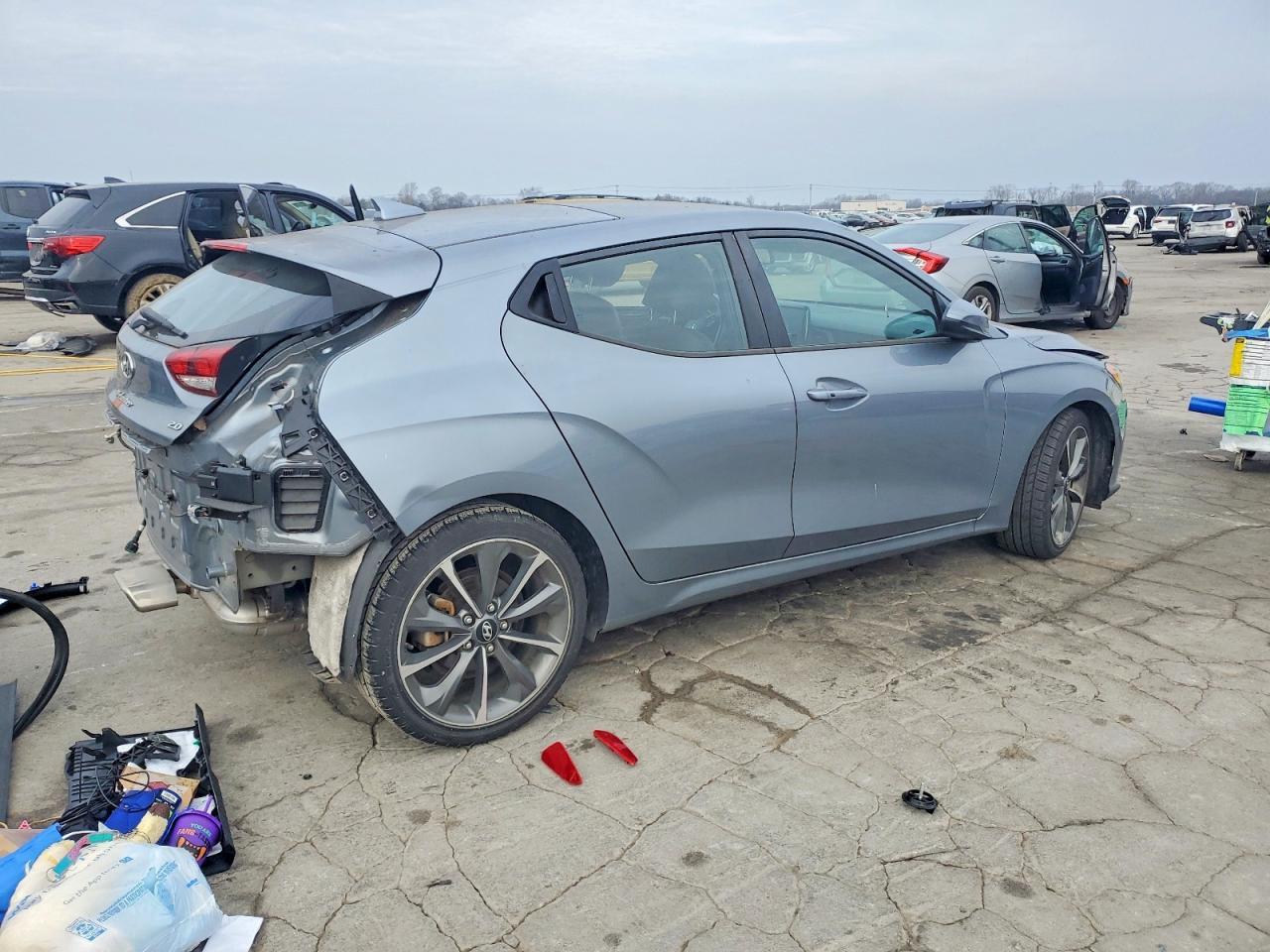 2019 Hyundai Veloster Base - Image 3