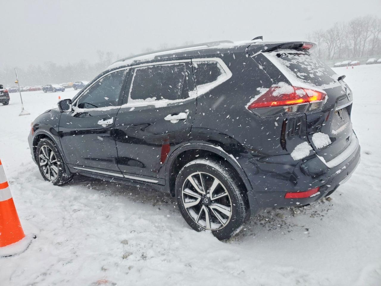 2020 Nissan Rogue S - Фото 2