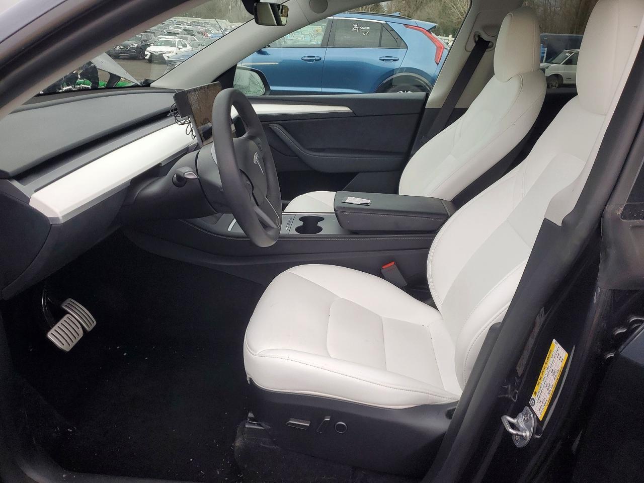 2024 Tesla Model Y - Image 7