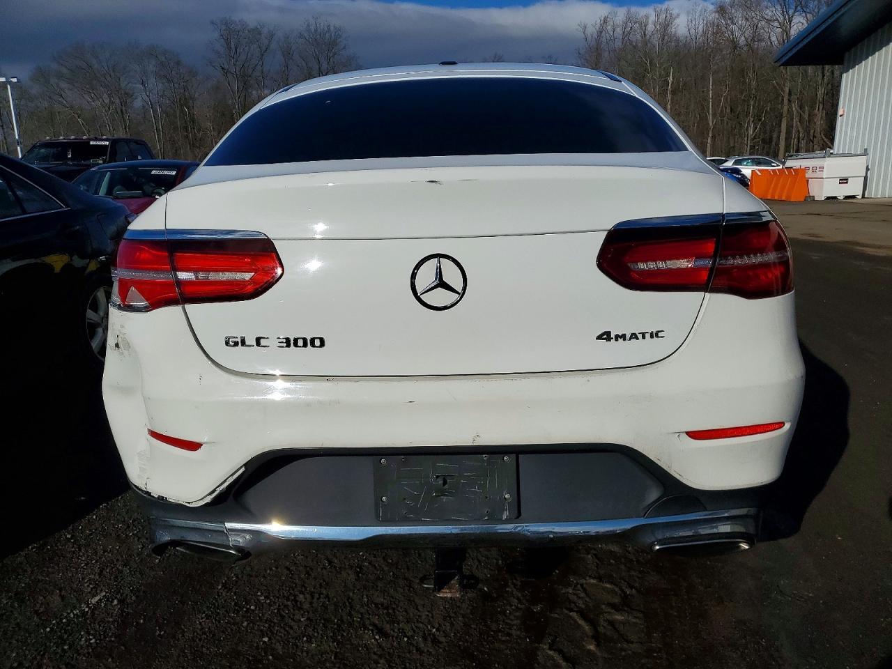 2017 Mercedes-Benz Glc Coupe 300 4Matic - Image 6