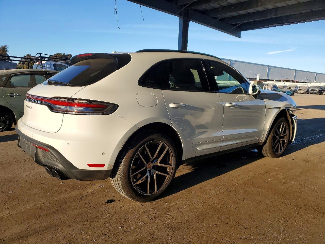 2022 Porsche Macan S - Фото 3