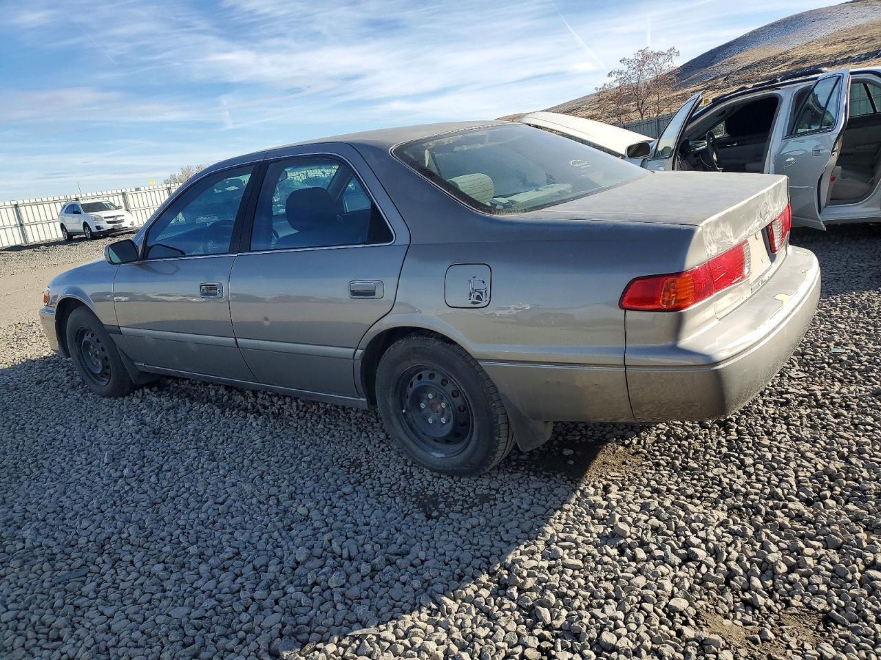 2000 Toyota Camry Ce V6 - Image 2