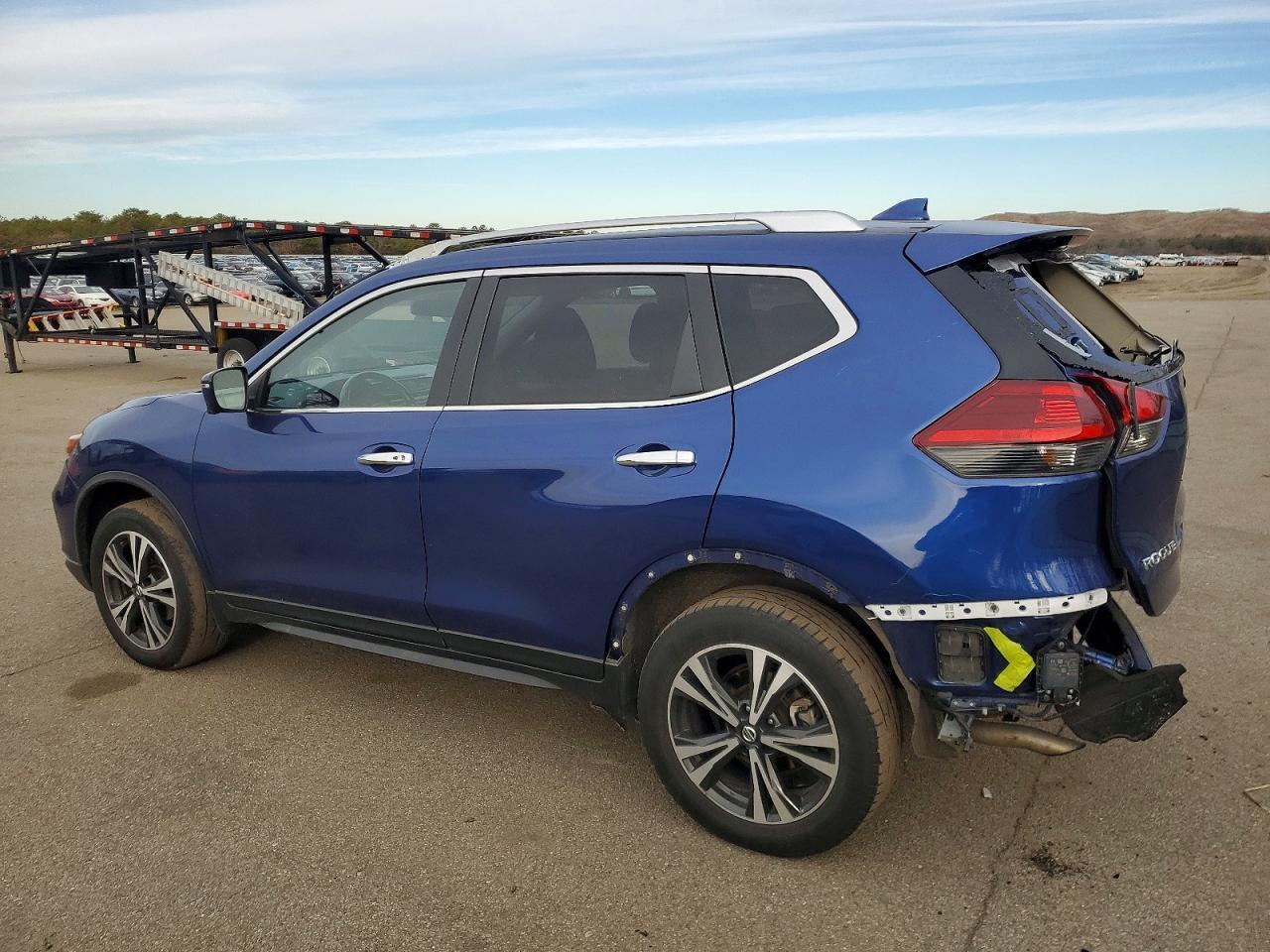 2020 Nissan Rogue - Фото 2