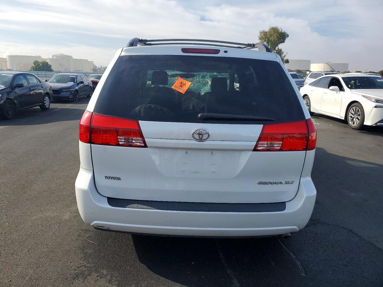 2004 Toyota Sienna Xle - Image 6
