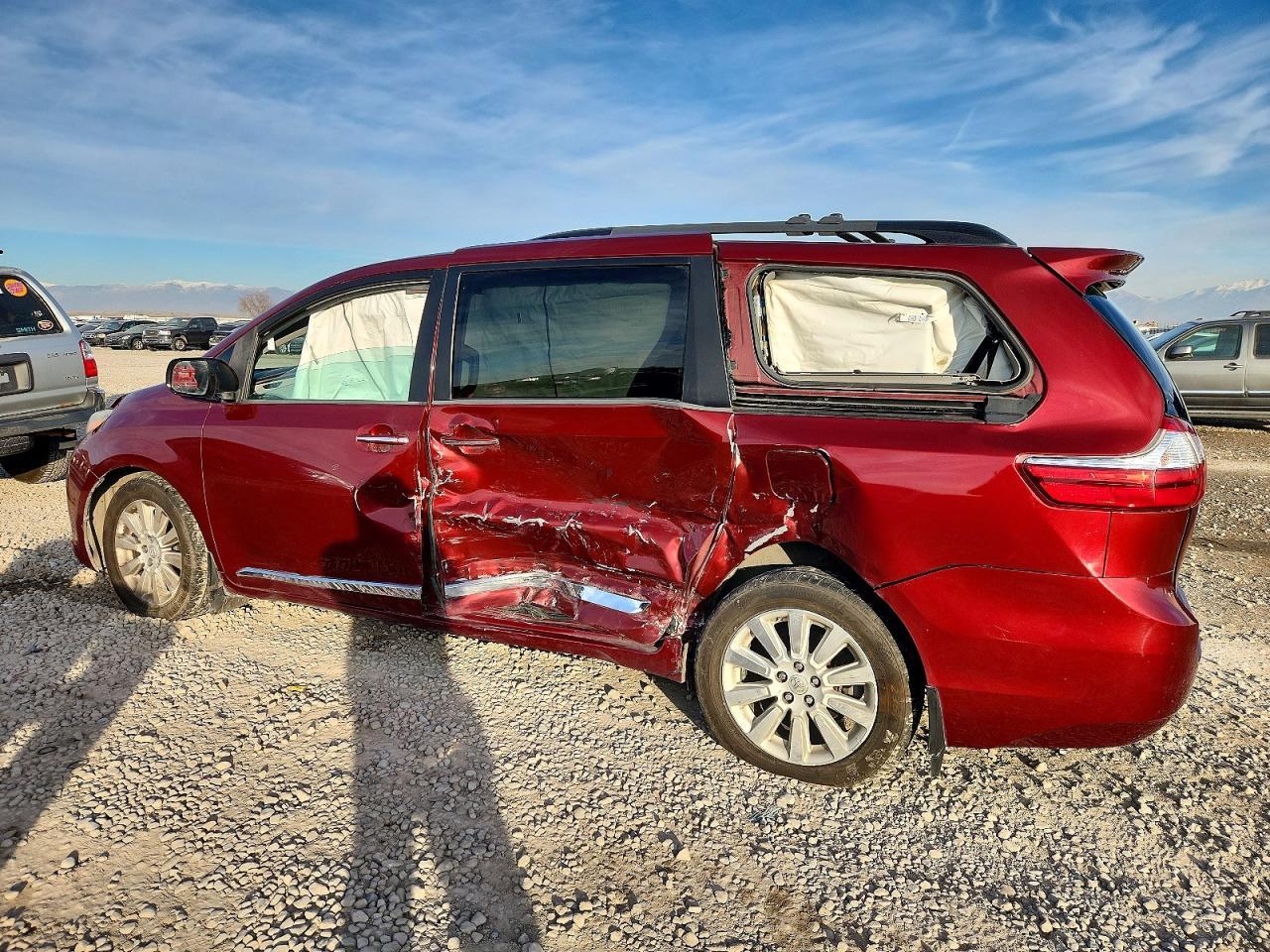 2015 Toyota Sienna - Фото 2