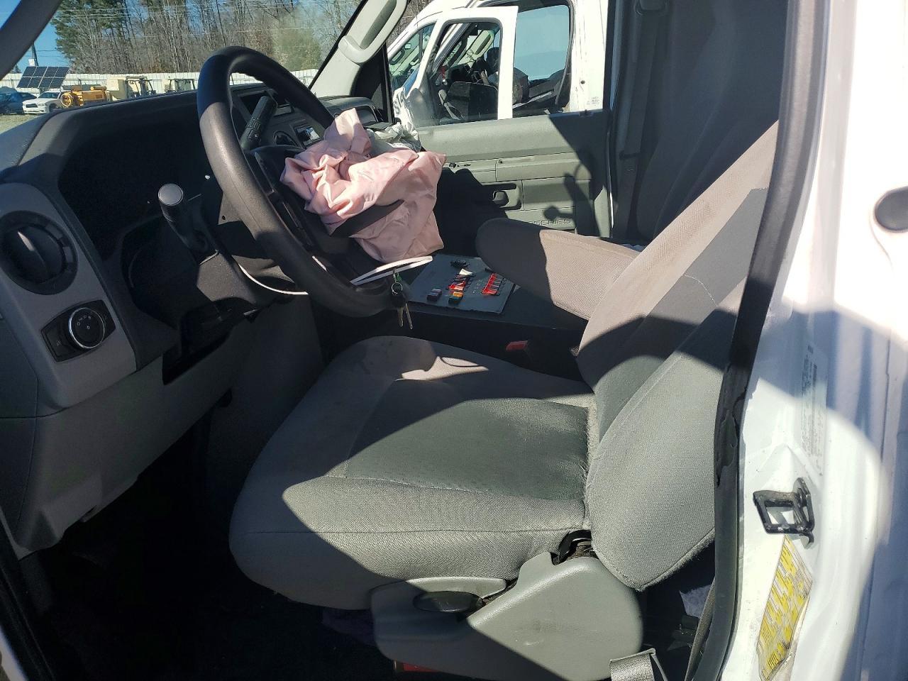 2022 Ford E450 Ambulance - Image 7