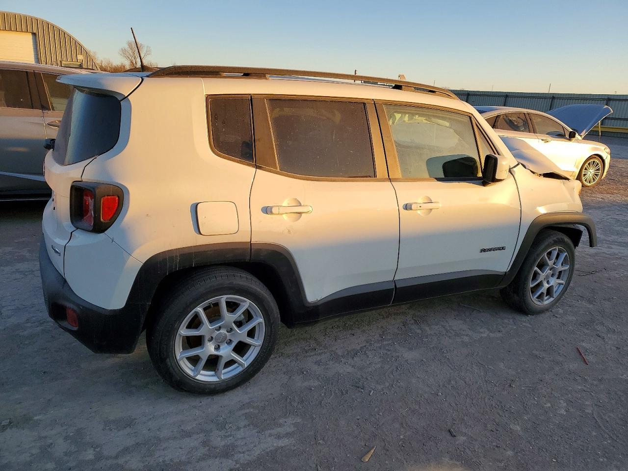 2021 Jeep Renegade Latitude - Фото 3