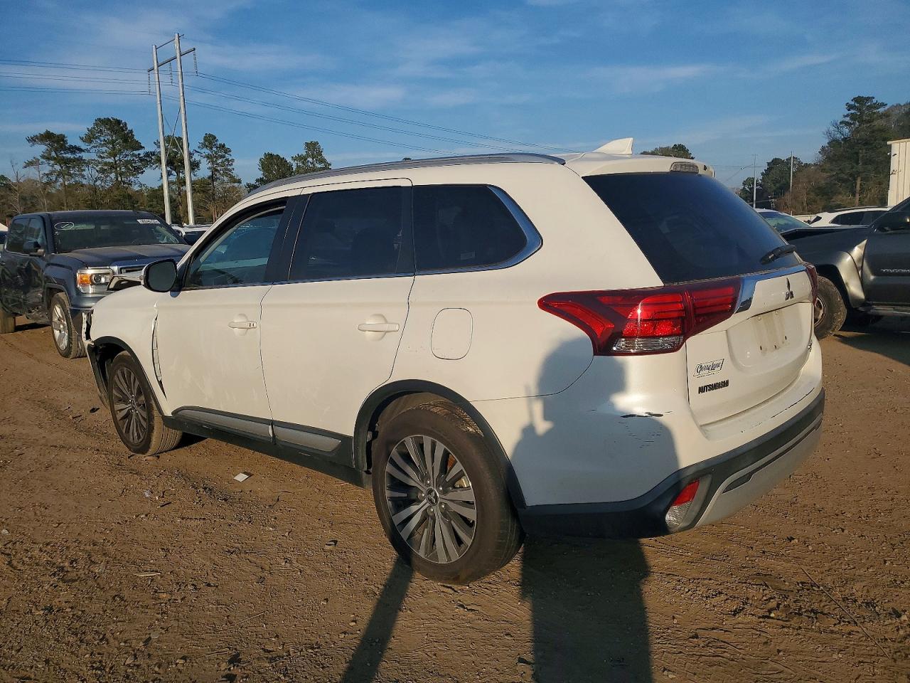 2019 Mitsubishi Outlander Se - Фото 2