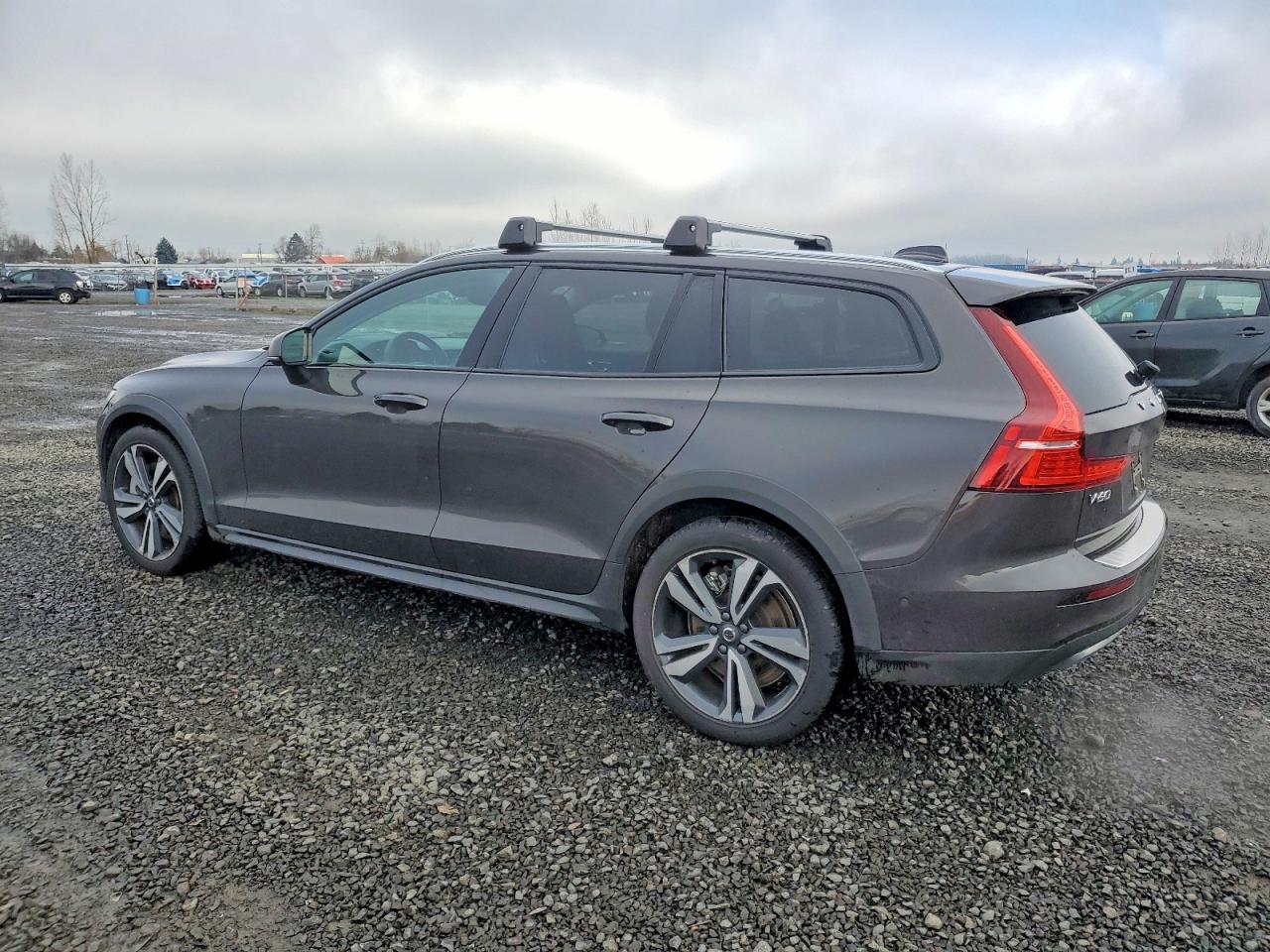 2025 Volvo V60 Cross Country Plus - Фото 2