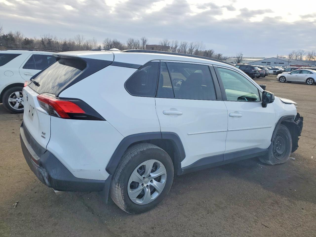 2020 Toyota Rav4 Le - Image 5