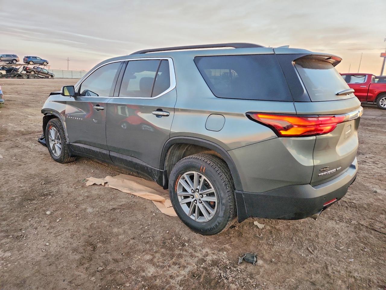 2022 Chevrolet Traverse Lt - Фото 2