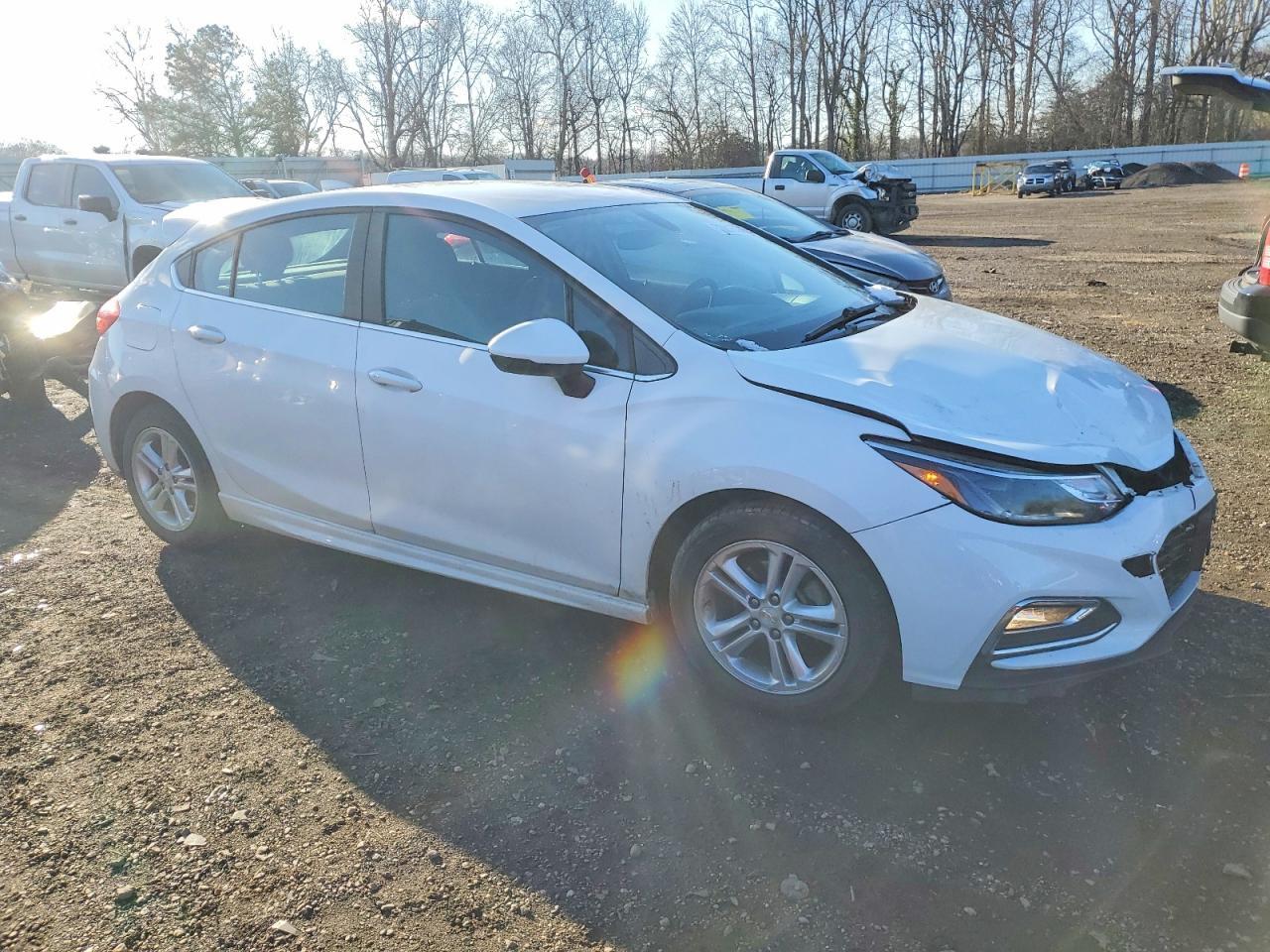 2017 Chevrolet Cruze Lt - Image 4