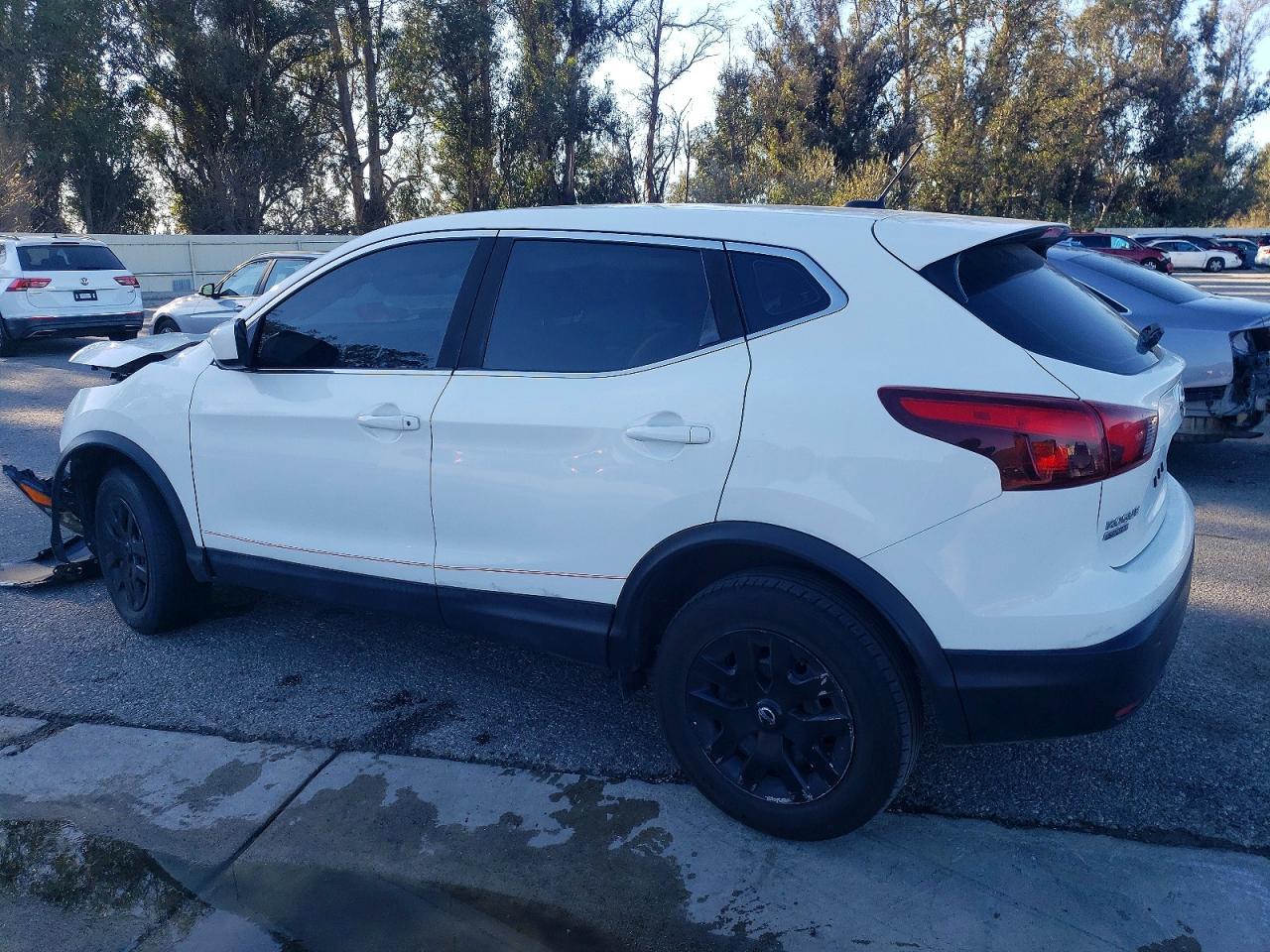 2019 Nissan Rogue Sport S - Фото 2