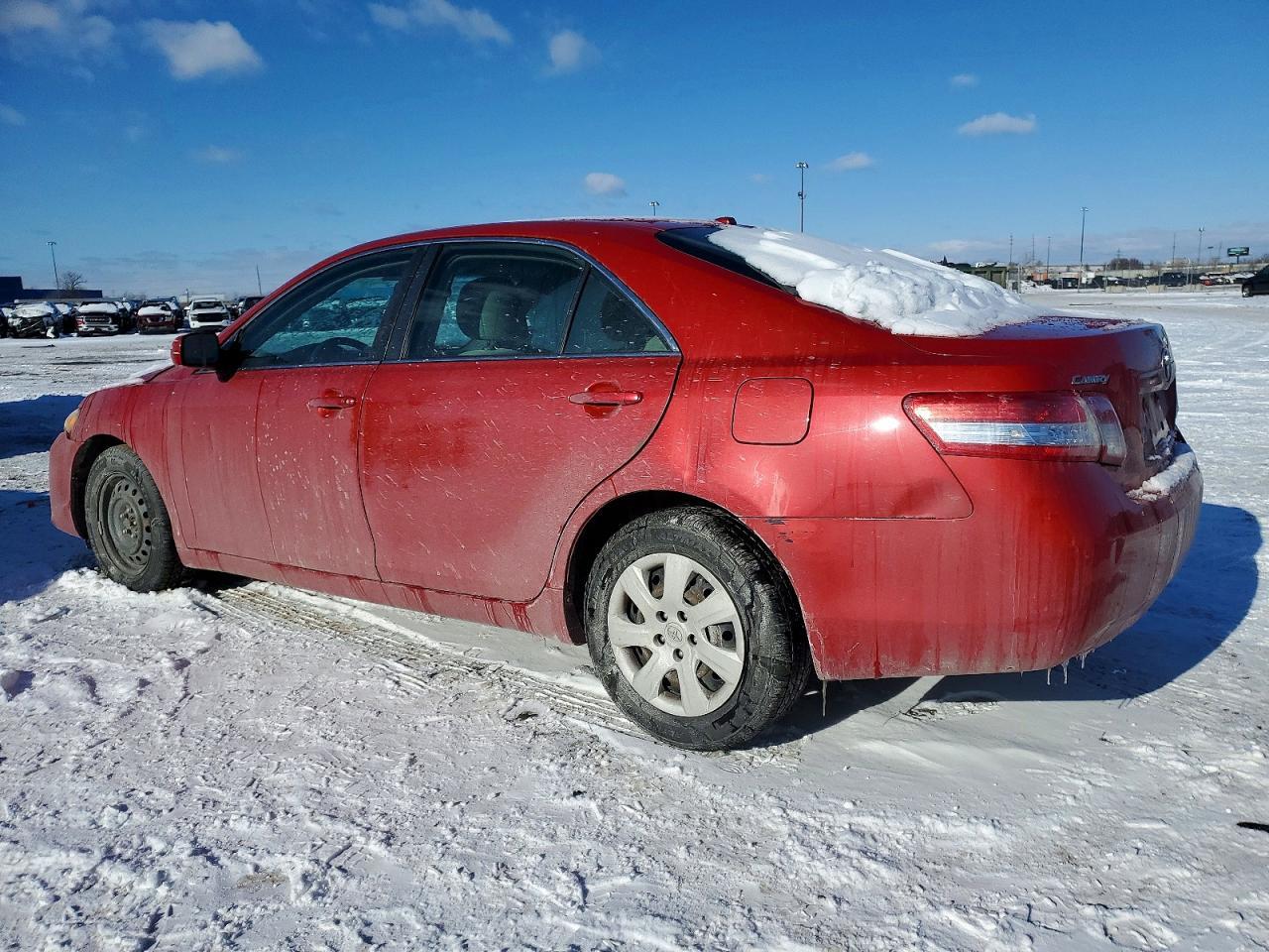 2011 Toyota Camry Le - Фото 2
