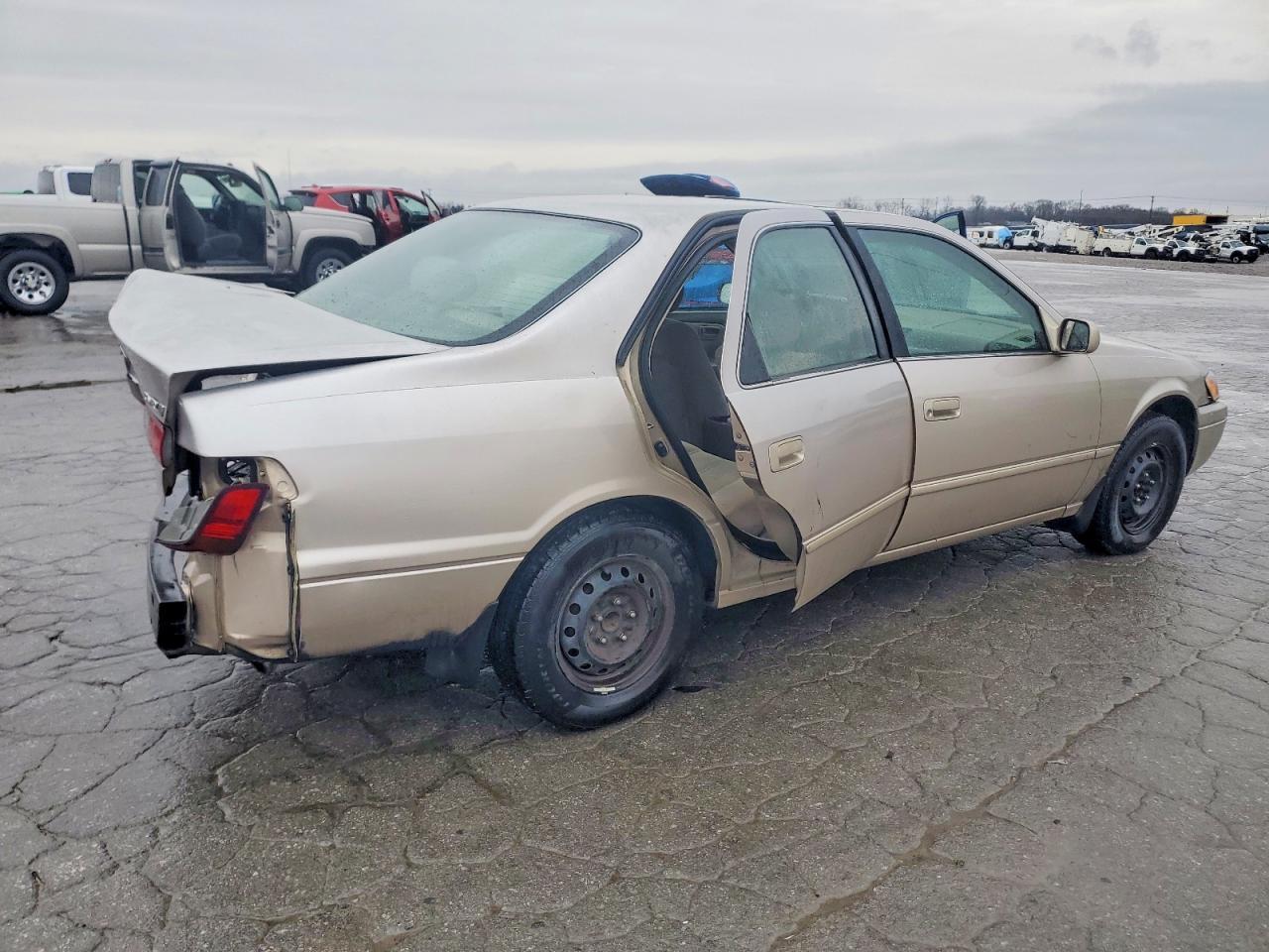 1998 Toyota Camry Ce - Image 3