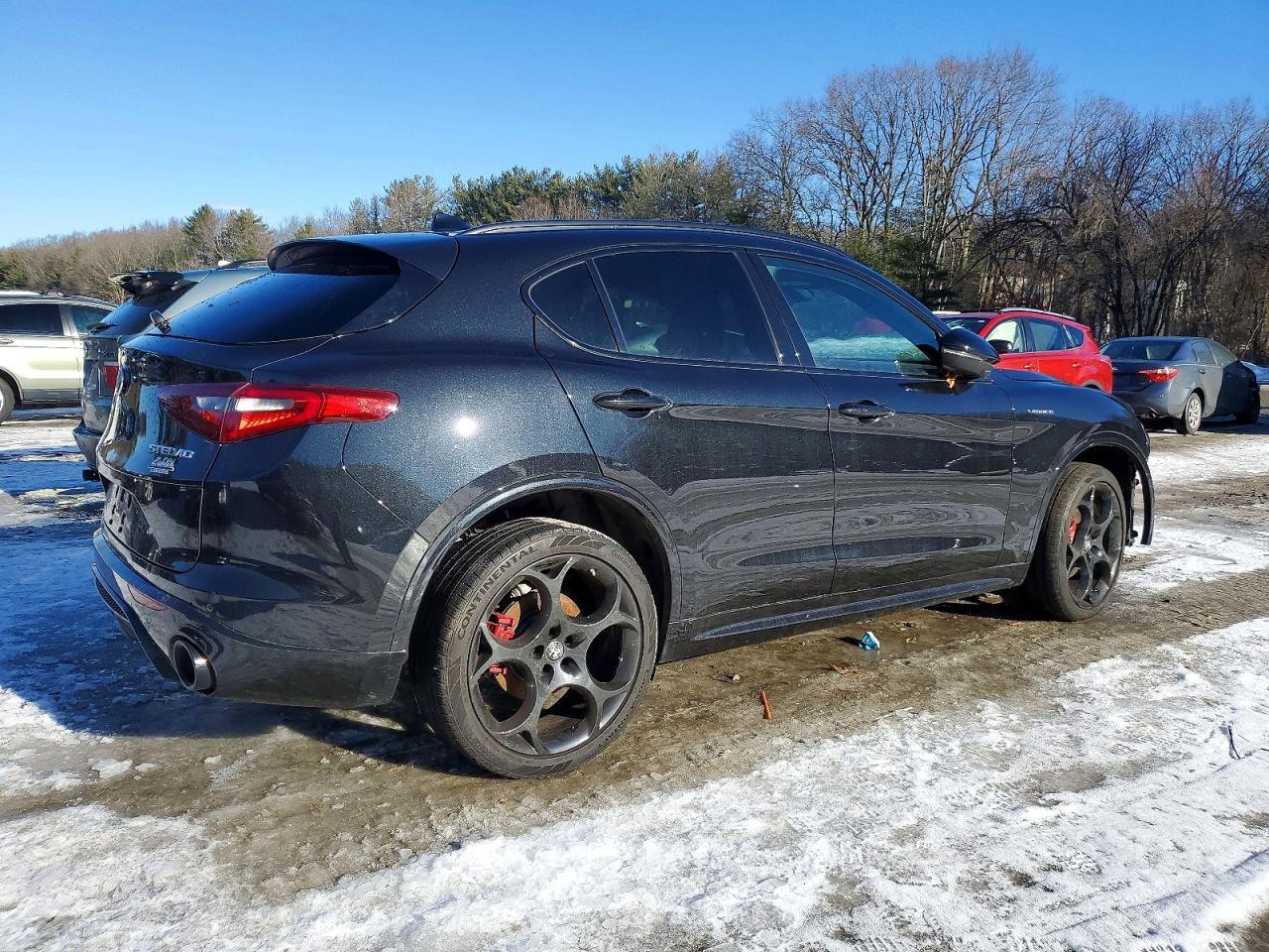 2022 Alfa Romeo Stelvio Ti - Фото 3