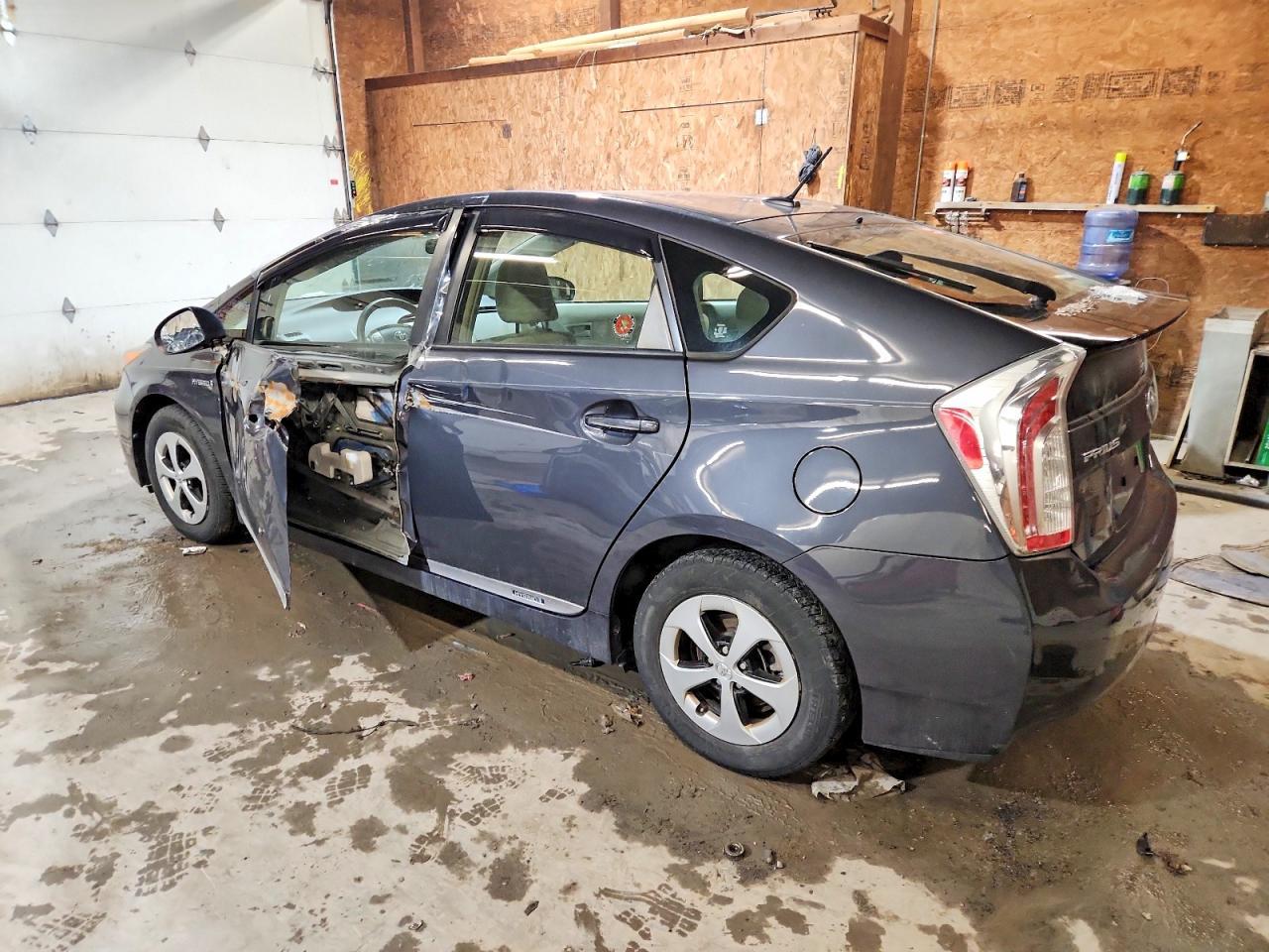 2012 Toyota Prius Three - Фото 2