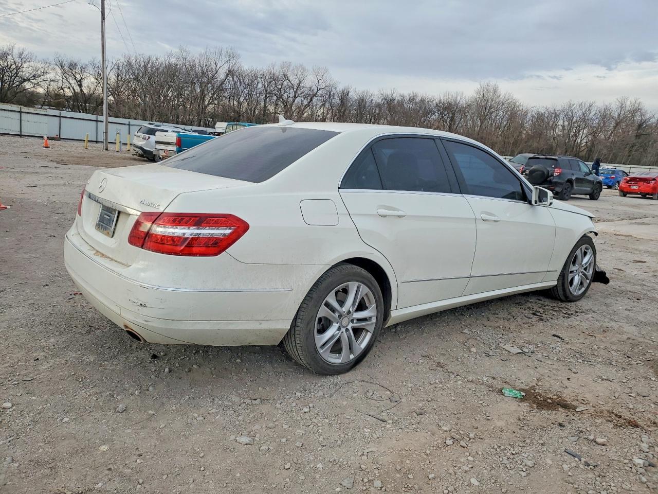 2011 Mercedes-Benz E 350 4Matic - Фото 3