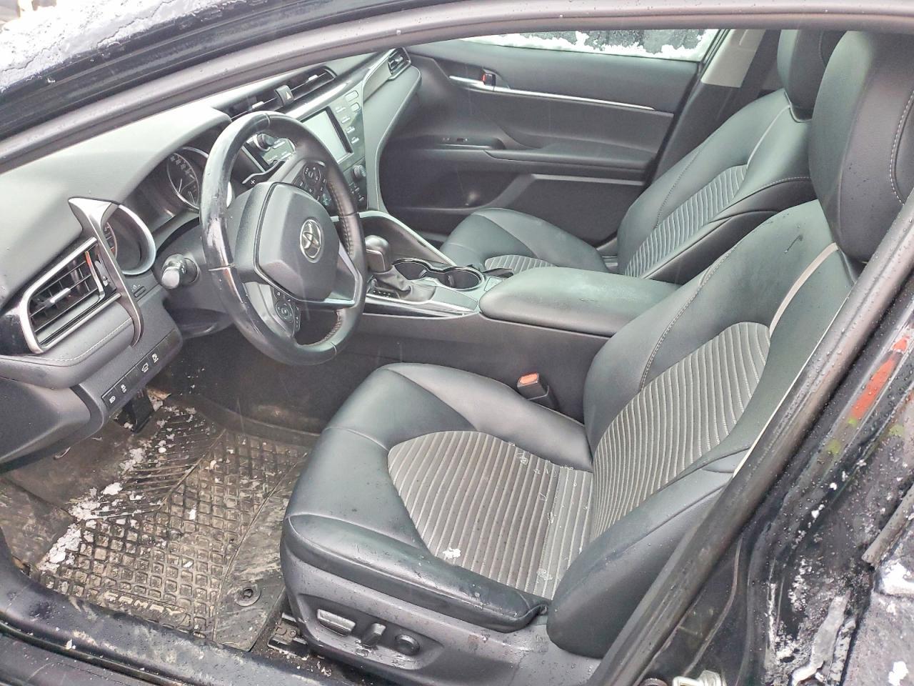 2020 Toyota Camry Se - Фото 7