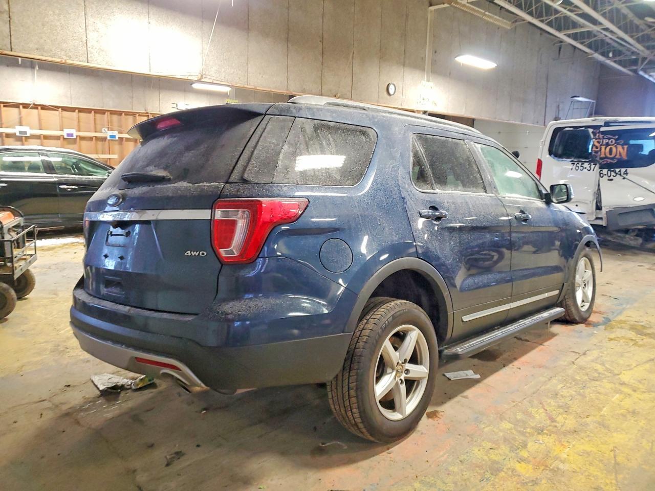 2017 Ford Explorer Xlt - Фото 3