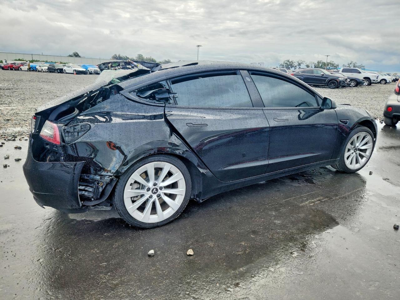 2022 Tesla Model 3 - Фото 3