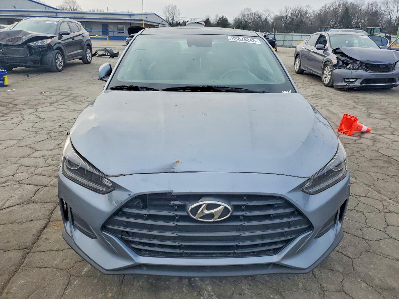 2019 Hyundai Veloster Base - Image 5