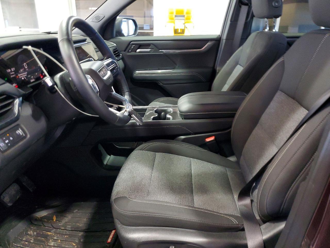 2025 GMC Acadia Elevation - Image 7