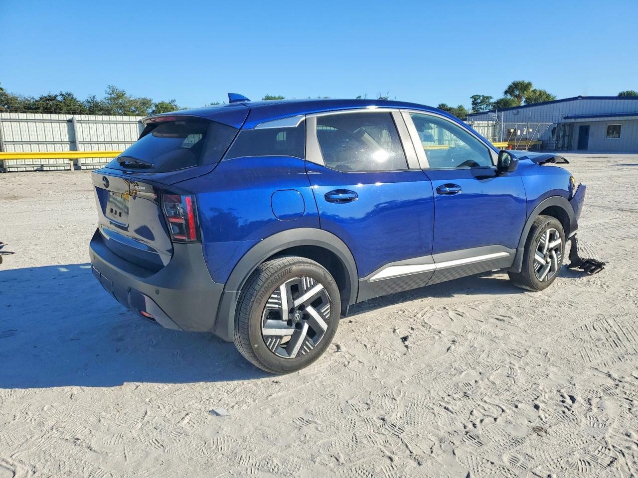 2025 Nissan Kicks Sv - Image 3