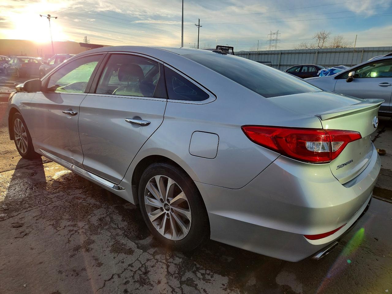 2015 Hyundai Sonata Sport - Image 2