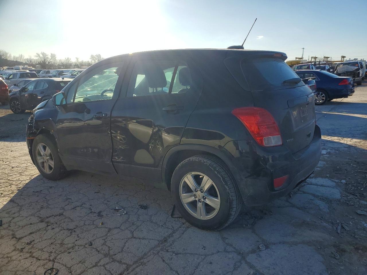 2020 Chevrolet Trax Ls - Фото 2