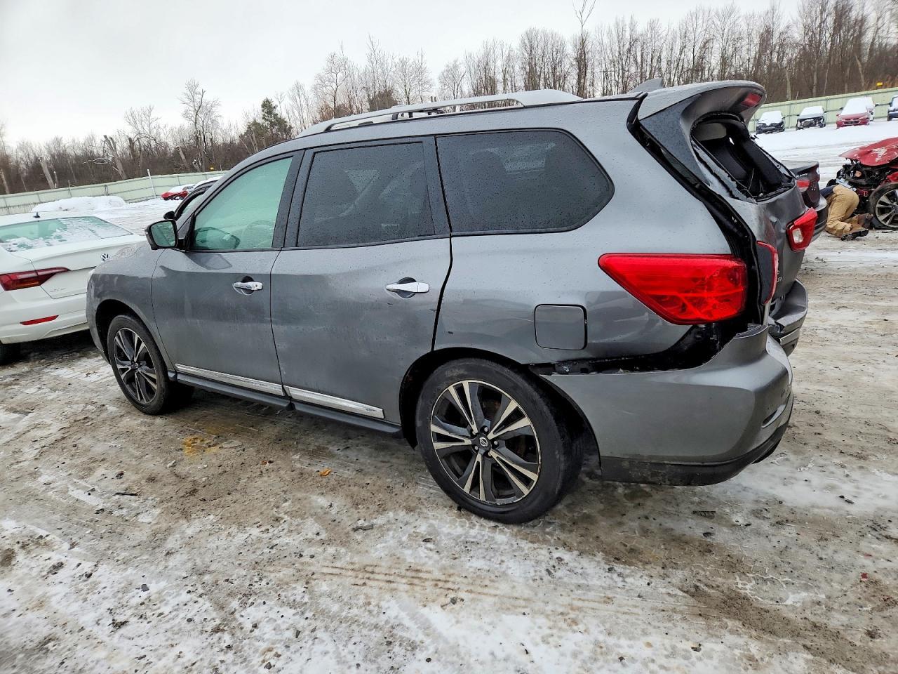 2019 Nissan Pathfinder S - Фото 2