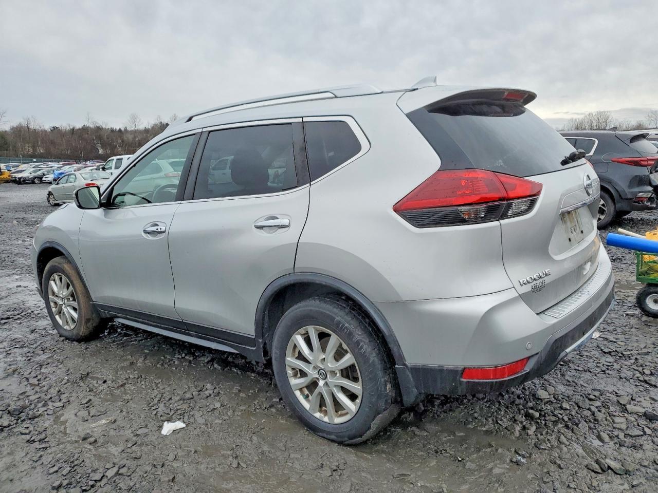 2019 Nissan Rogue S - Фото 2