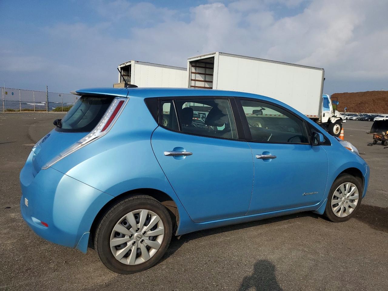 2015 Nissan Leaf S - Фото 3
