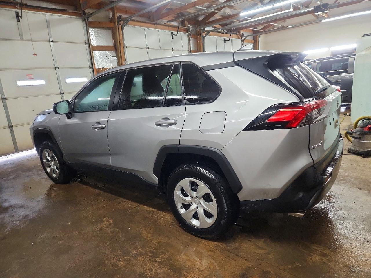 2023 Toyota Rav4 Le - Фото 2