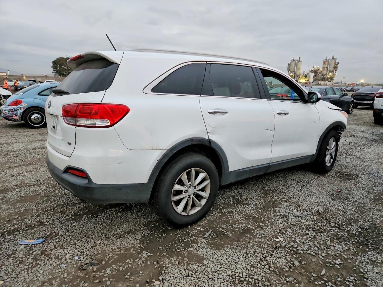 2017 Kia Sorento Lx - Image 3
