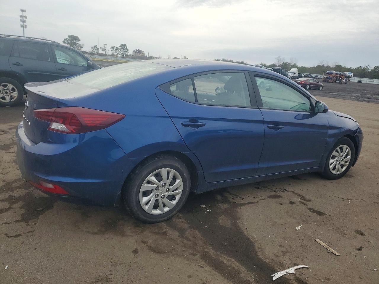 2019 Hyundai Elantra Se - Фото 3