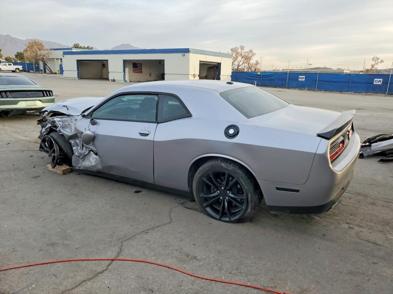 2016 Dodge Challenger Sxt - Фото 2