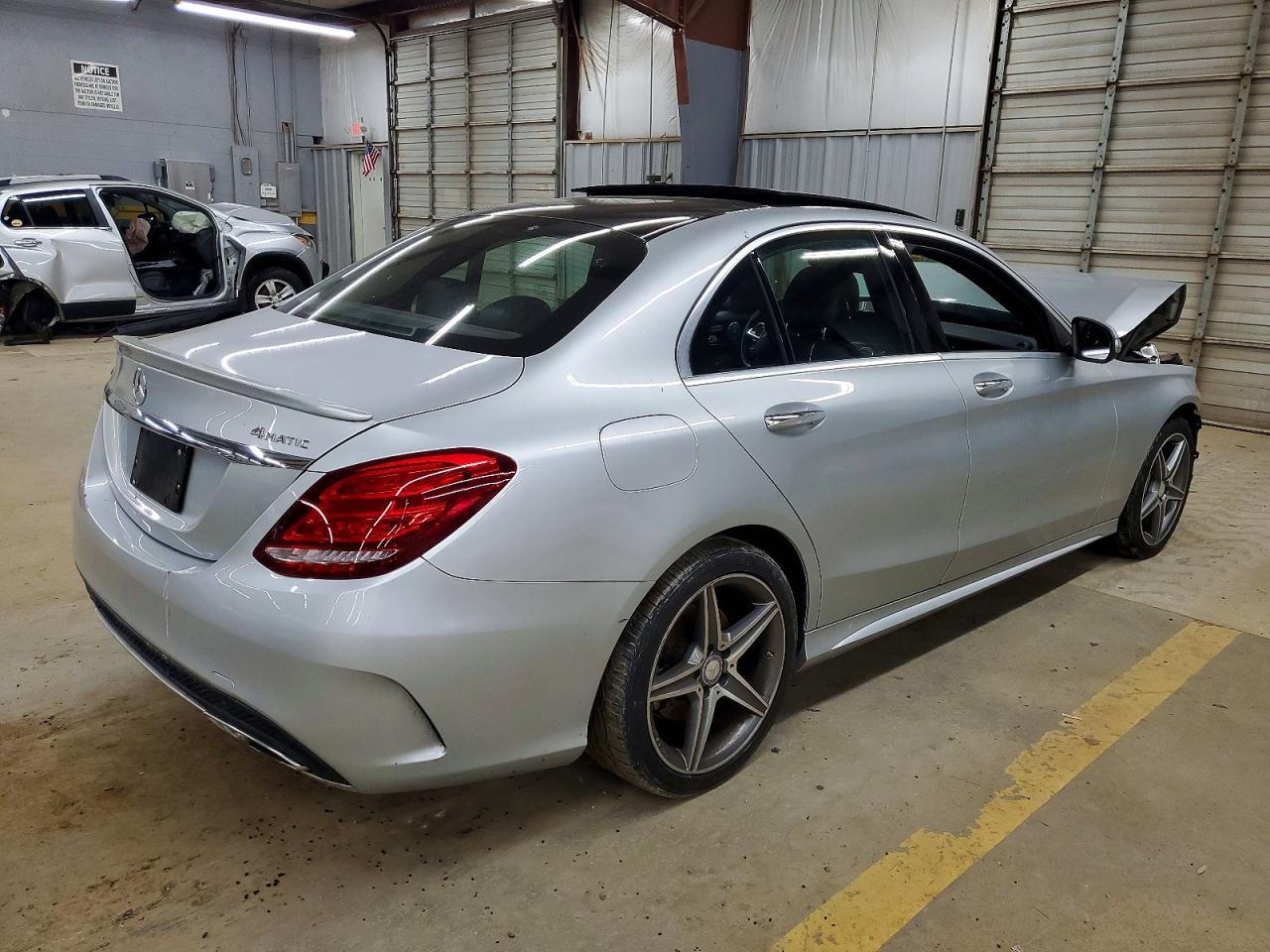 2015 Mercedes-Benz C 300 4Matic - Фото 3