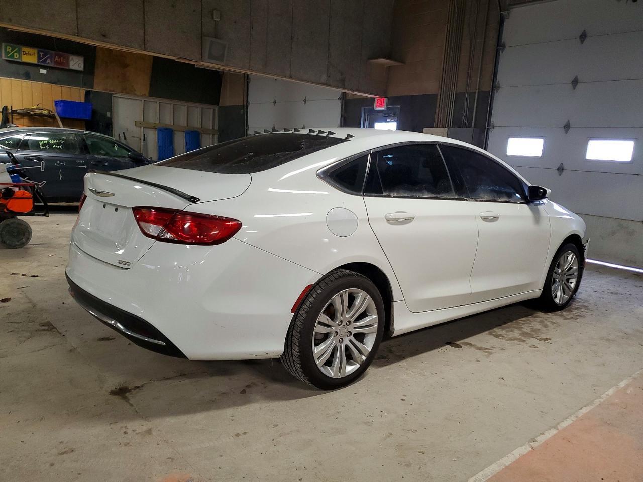 2015 Chrysler 200 - Фото 3