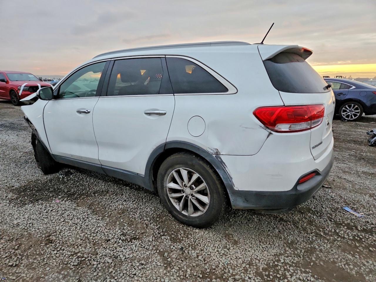 2017 Kia Sorento Lx - Image 2