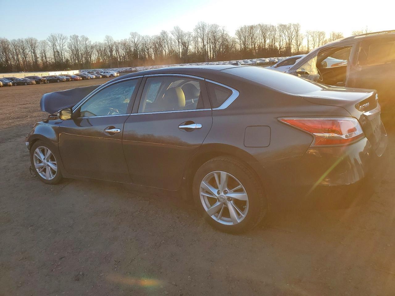 2015 Nissan Altima 2.5 - Фото 2