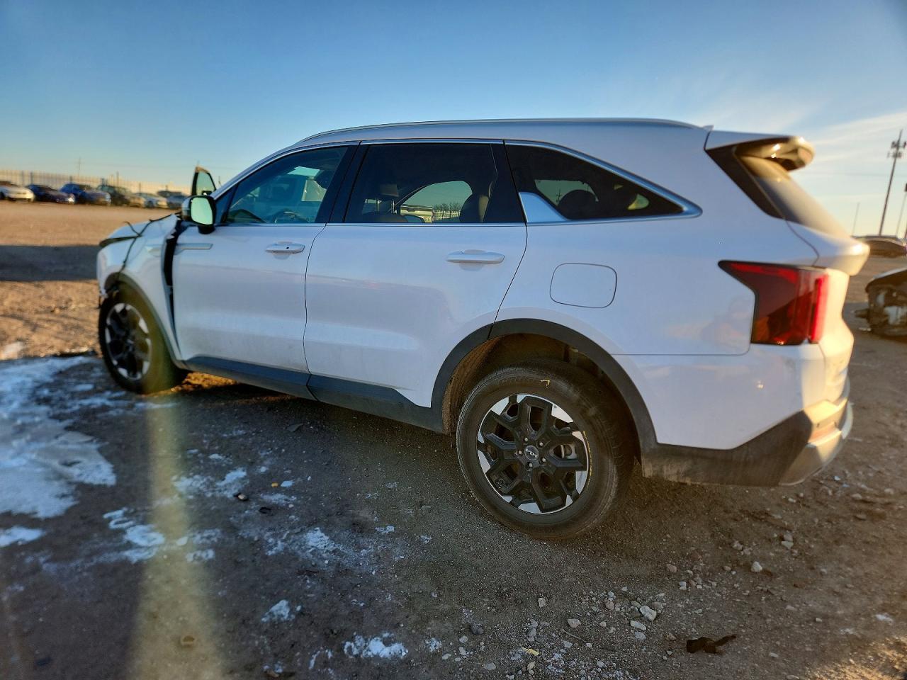 2025 Kia Sorento S - Фото 2