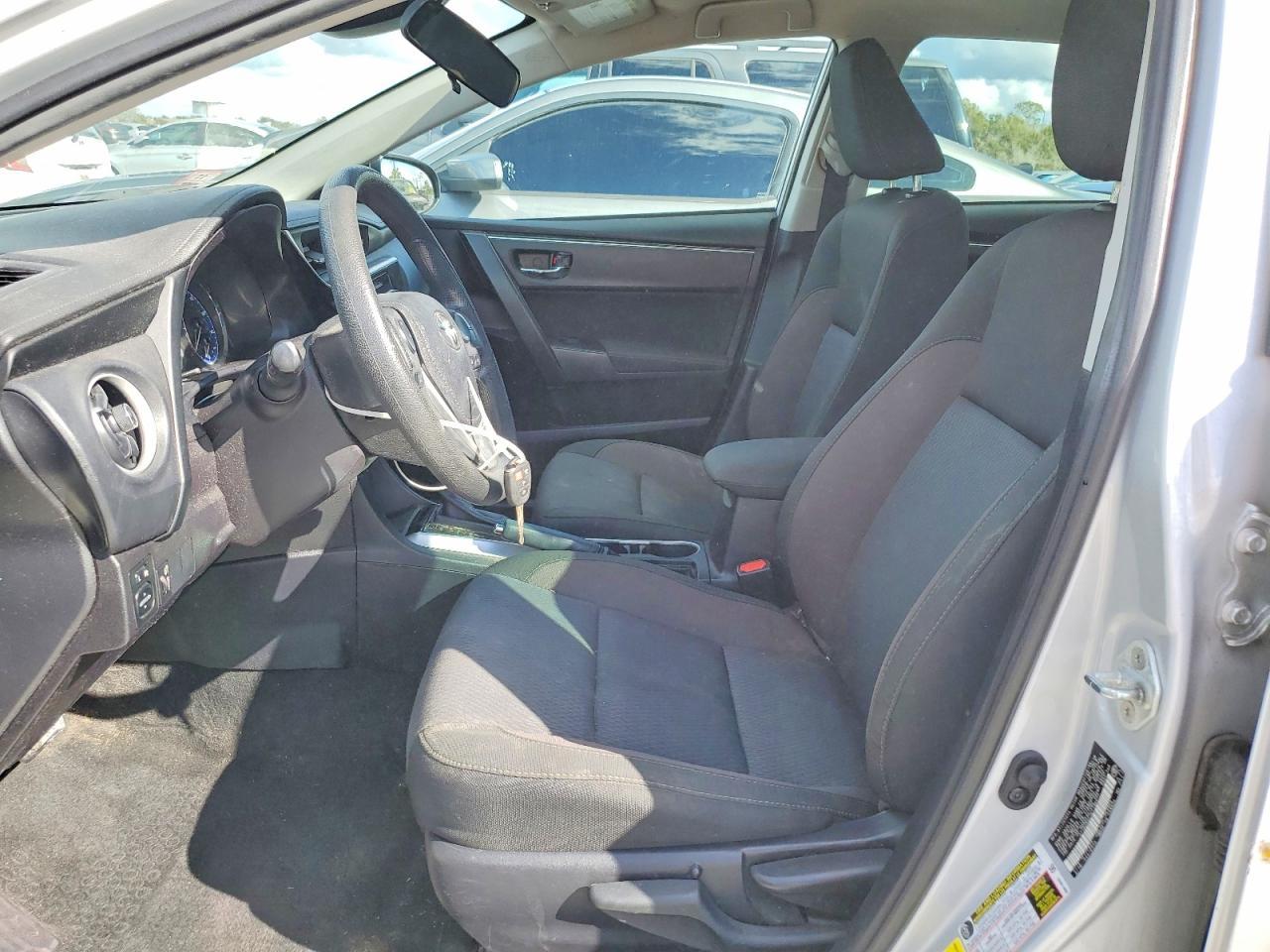 2019 Toyota Corolla L - Фото 7