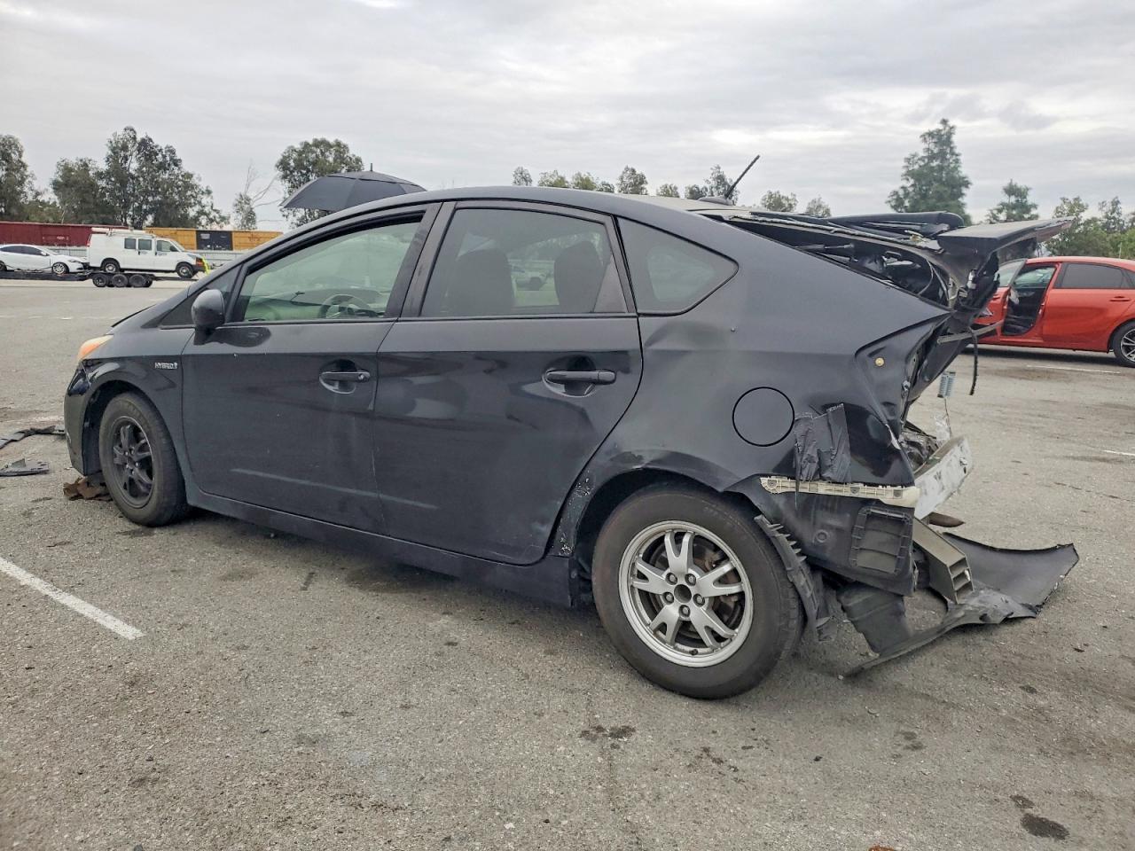 2015 Toyota Prius - Image 2