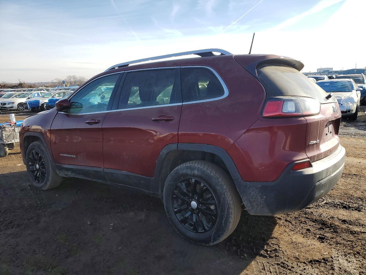 2019 Jeep Cherokee Latitude - Image 2