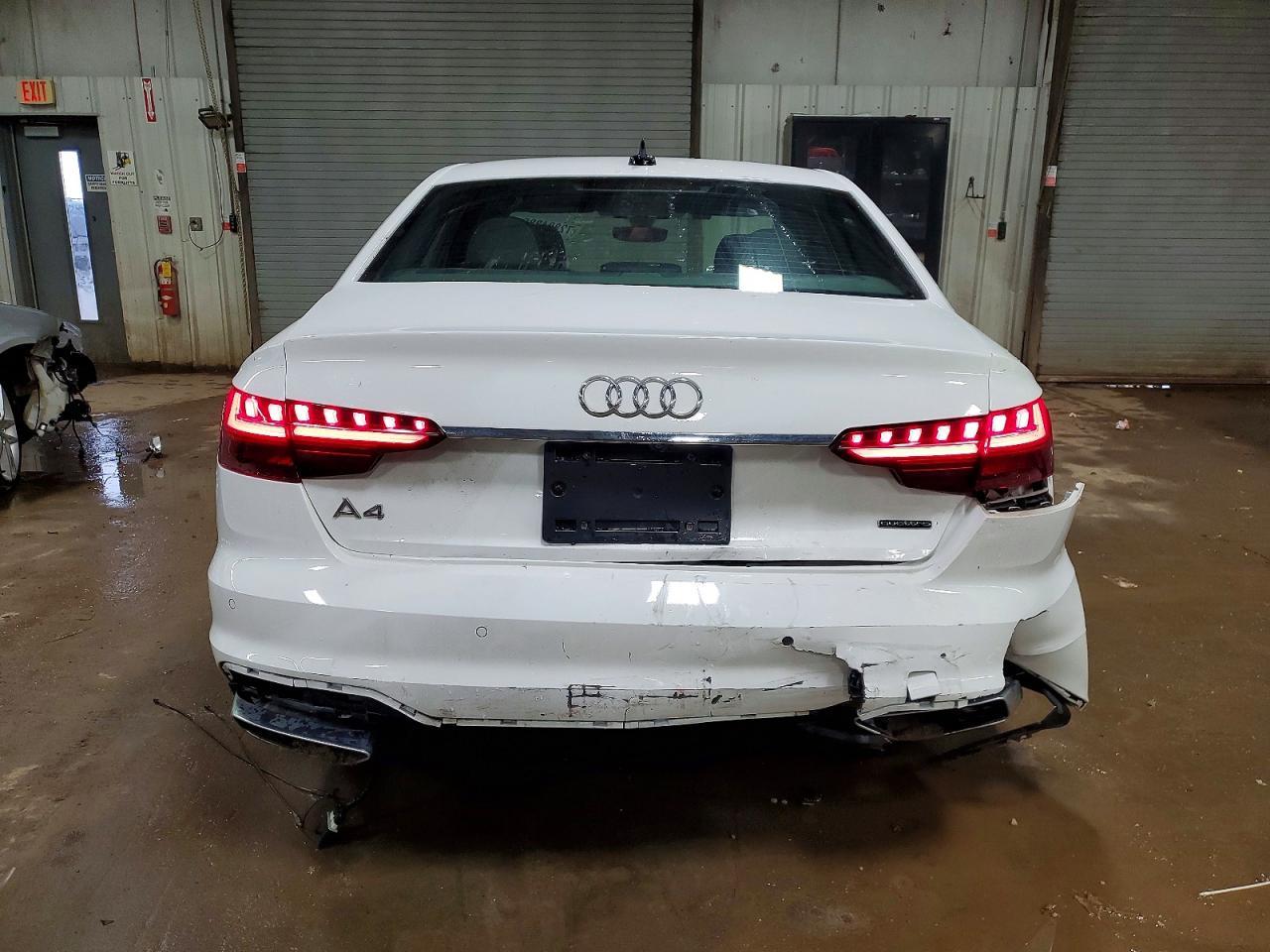 2022 Audi A4 Premium Plus 45 - Фото 6