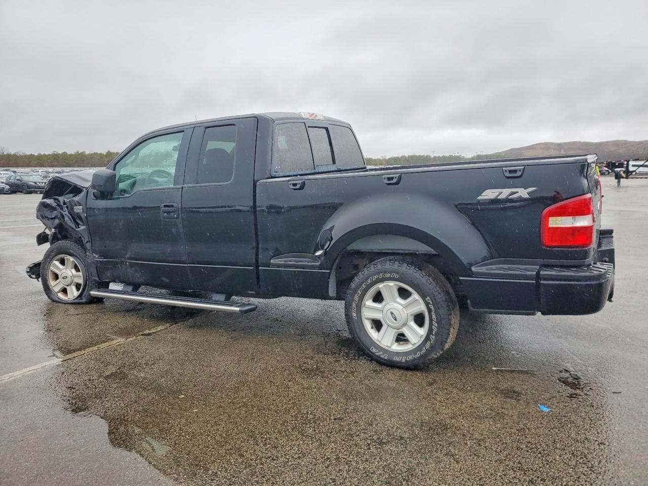2005 Ford F150 - Image 2